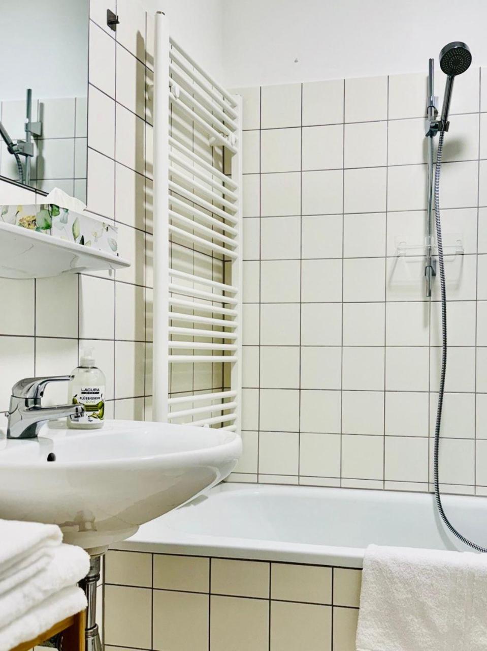 Carillon By Bestchoice - Old City - Self Check-In With Parking Option Graz Exterior foto